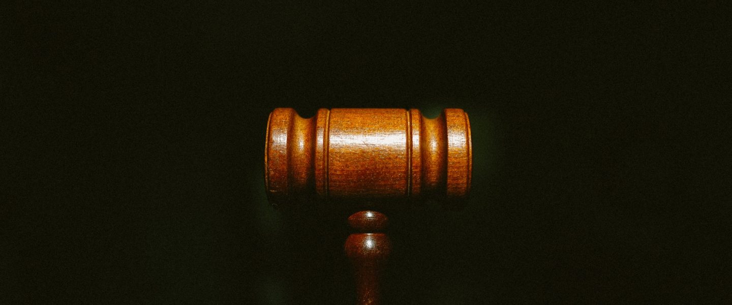 債権を回収しようとする際、違法にならないよう気をつけるべき注意点